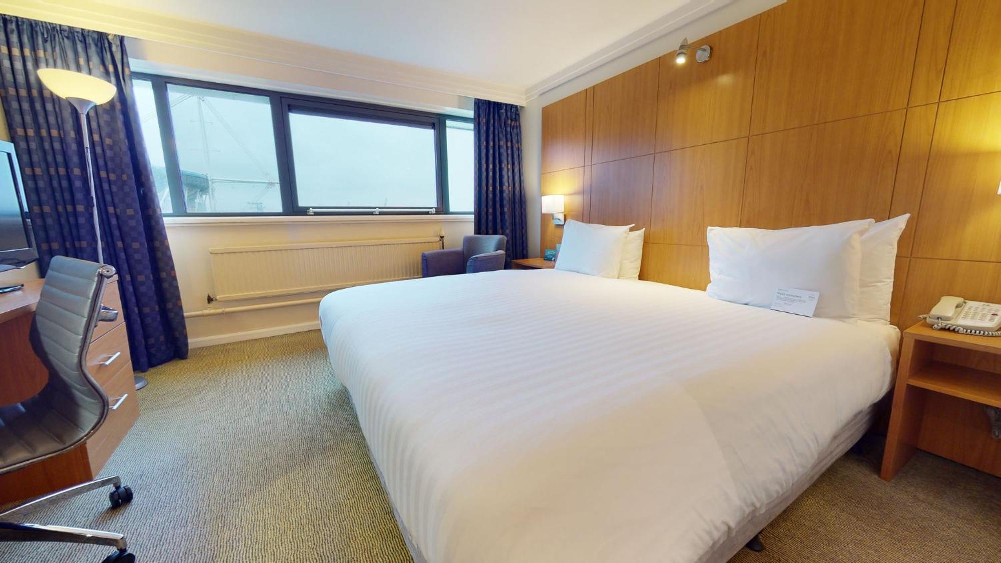 Holiday Inn Cardiff City By Ihg Exterior foto