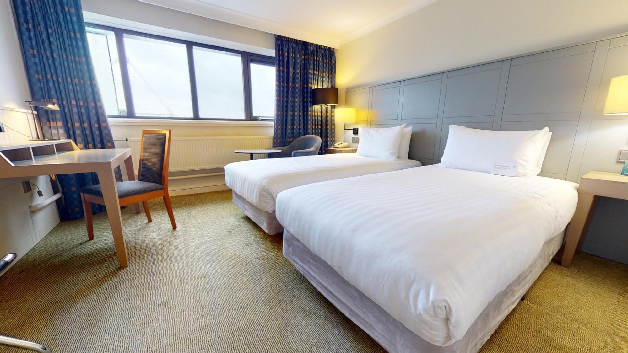Holiday Inn Cardiff City By Ihg Exterior foto