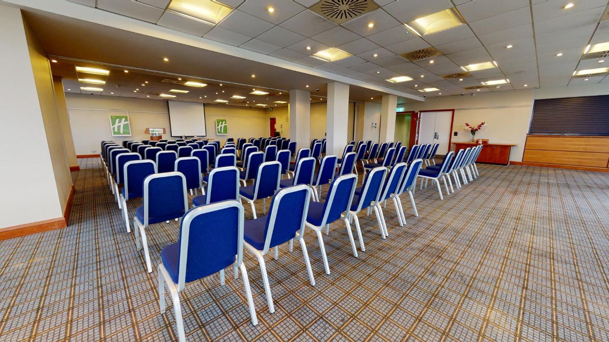 Holiday Inn Cardiff City By Ihg Exterior foto