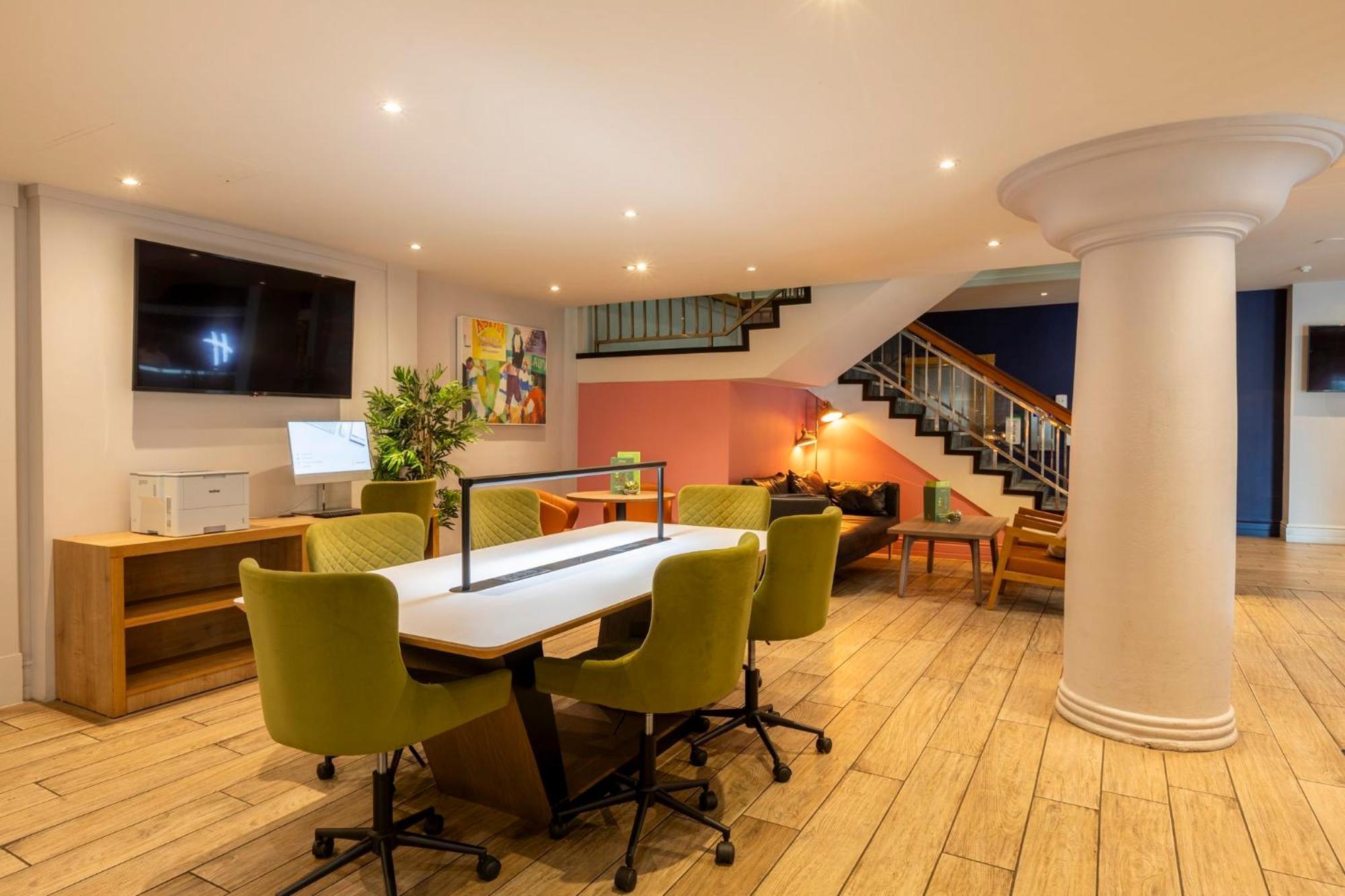 Holiday Inn Cardiff City By Ihg Exterior foto