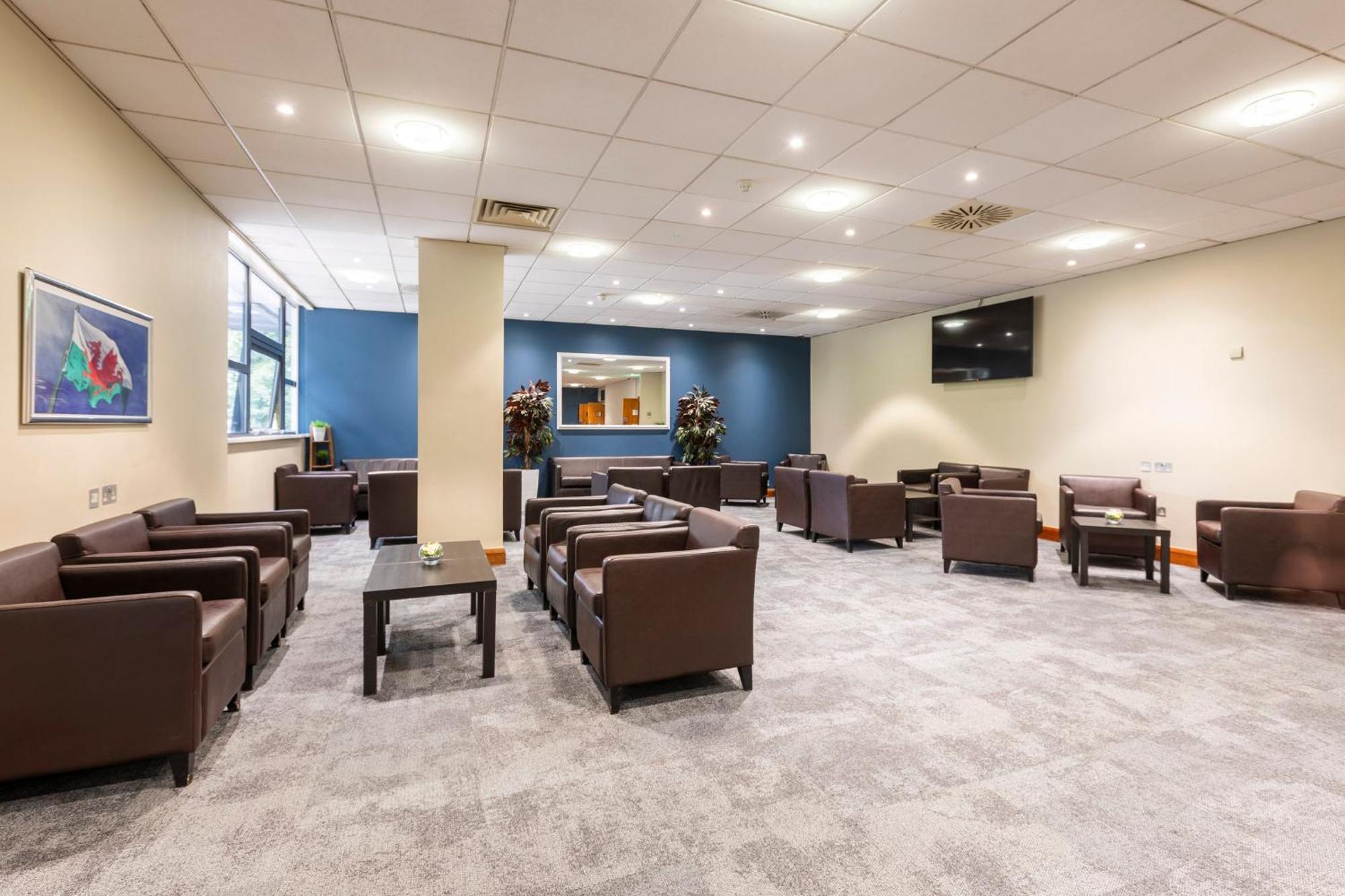 Holiday Inn Cardiff City By Ihg Exterior foto