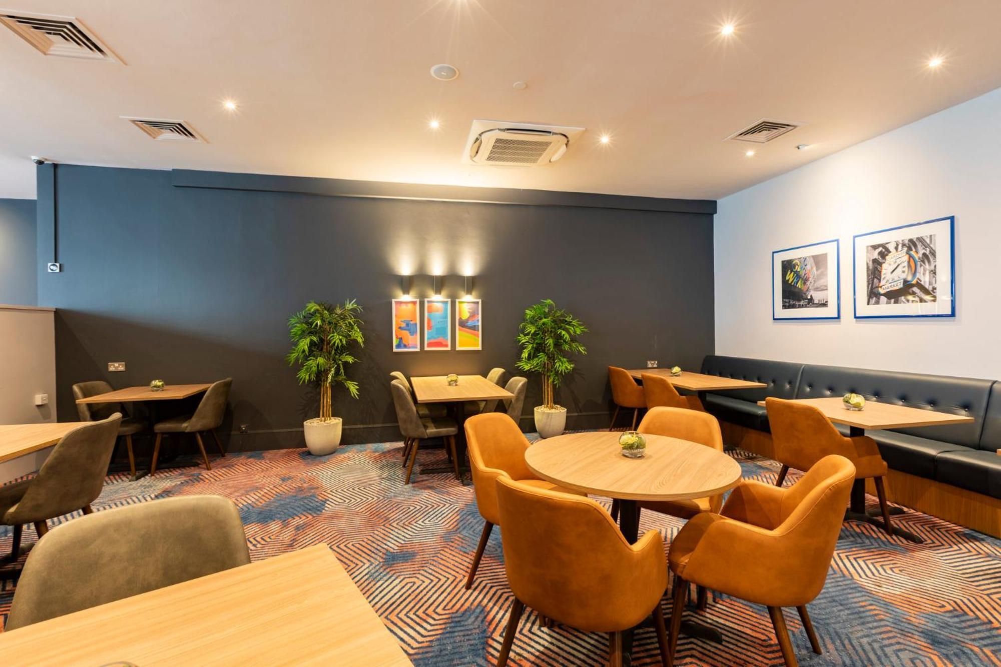 Holiday Inn Cardiff City By Ihg Exterior foto