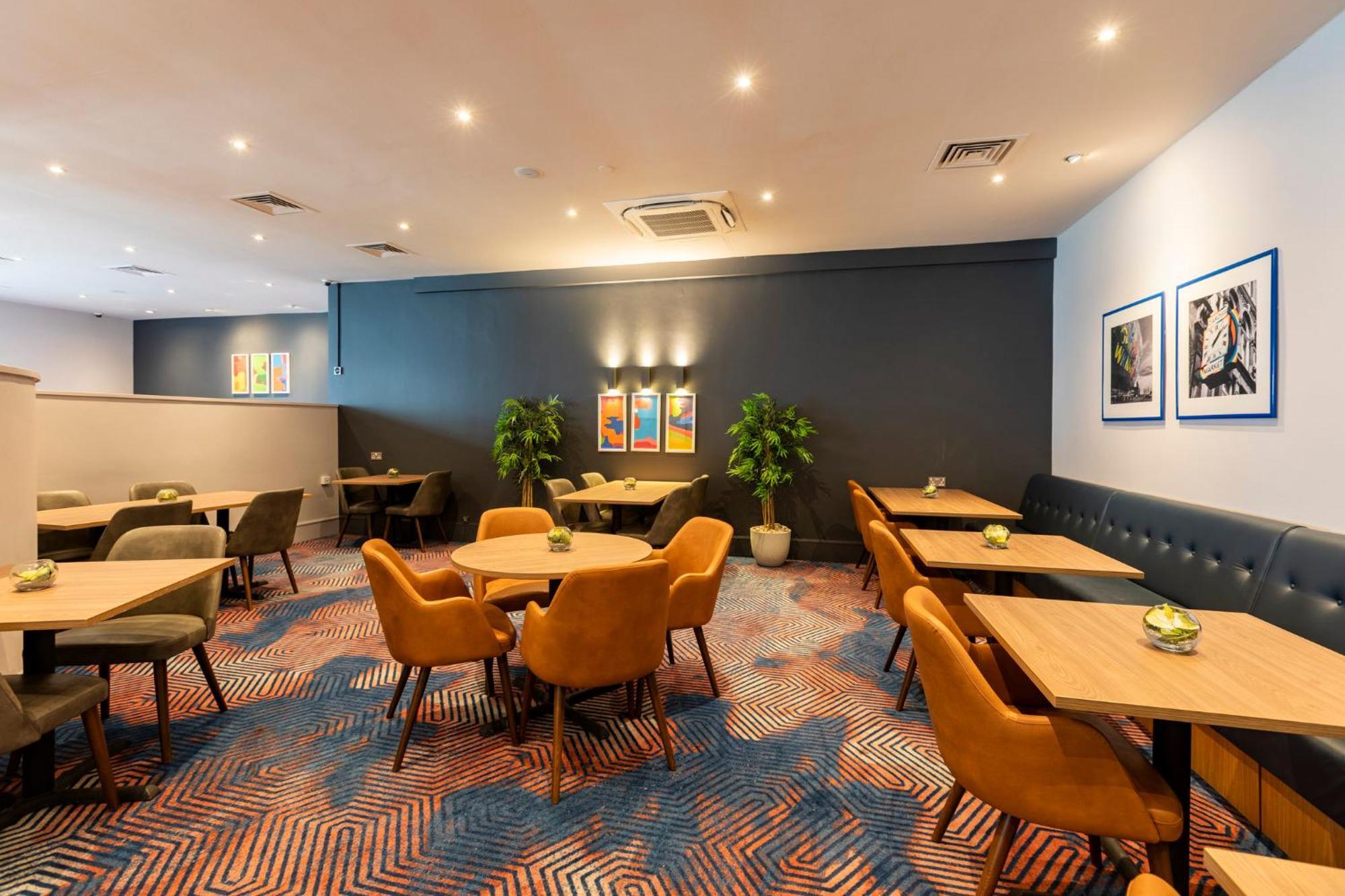 Holiday Inn Cardiff City By Ihg Exterior foto