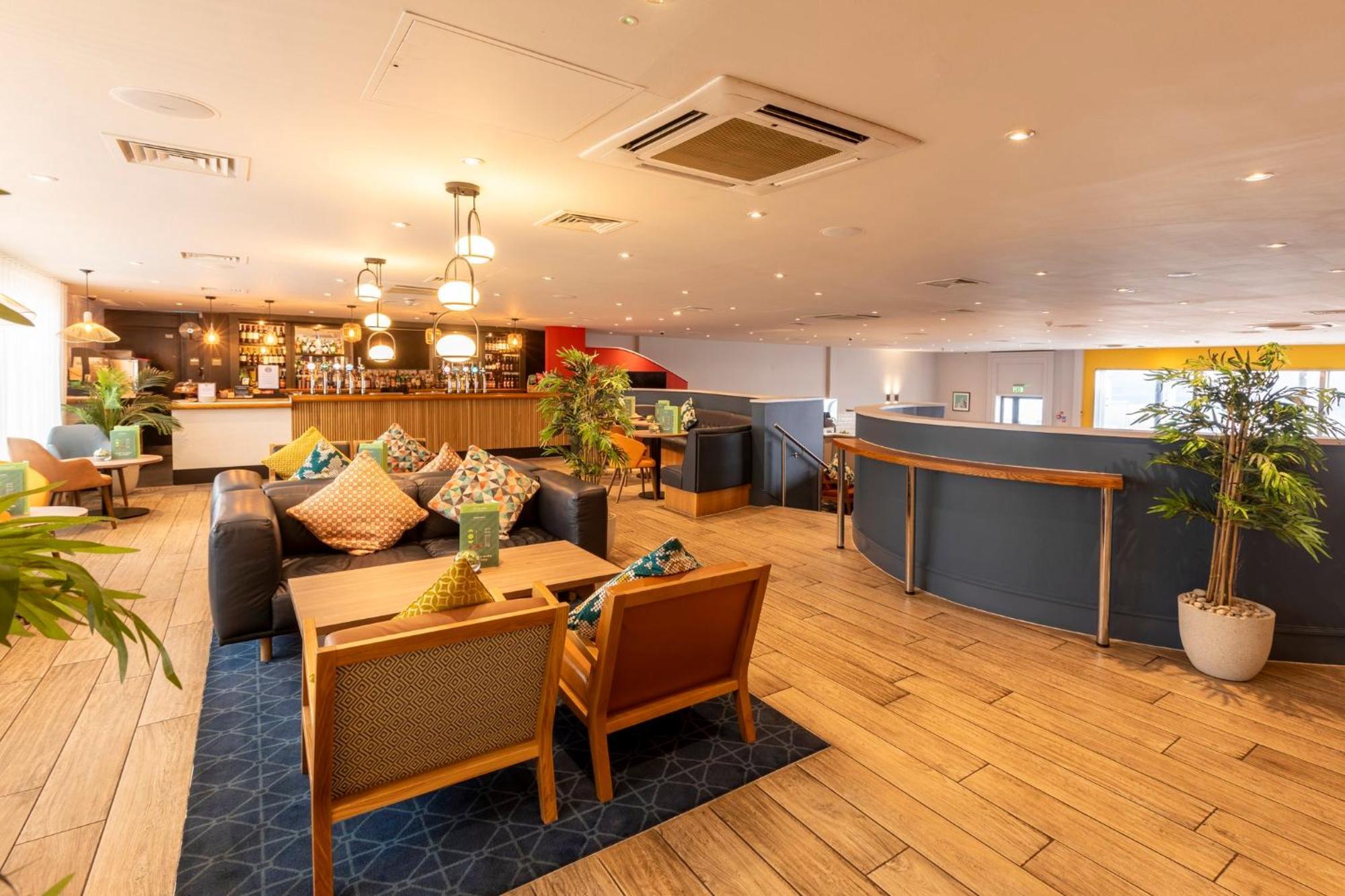 Holiday Inn Cardiff City By Ihg Exterior foto