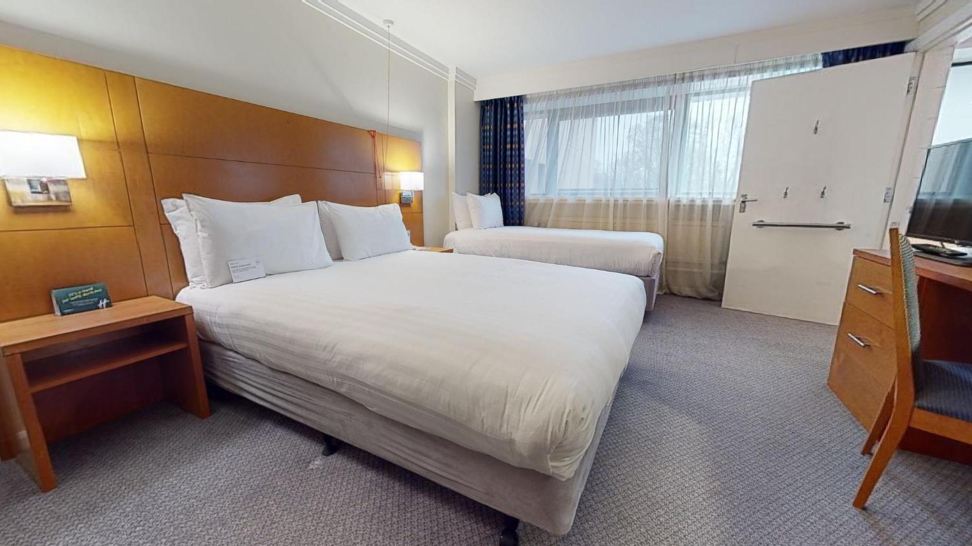 Holiday Inn Cardiff City By Ihg Exterior foto