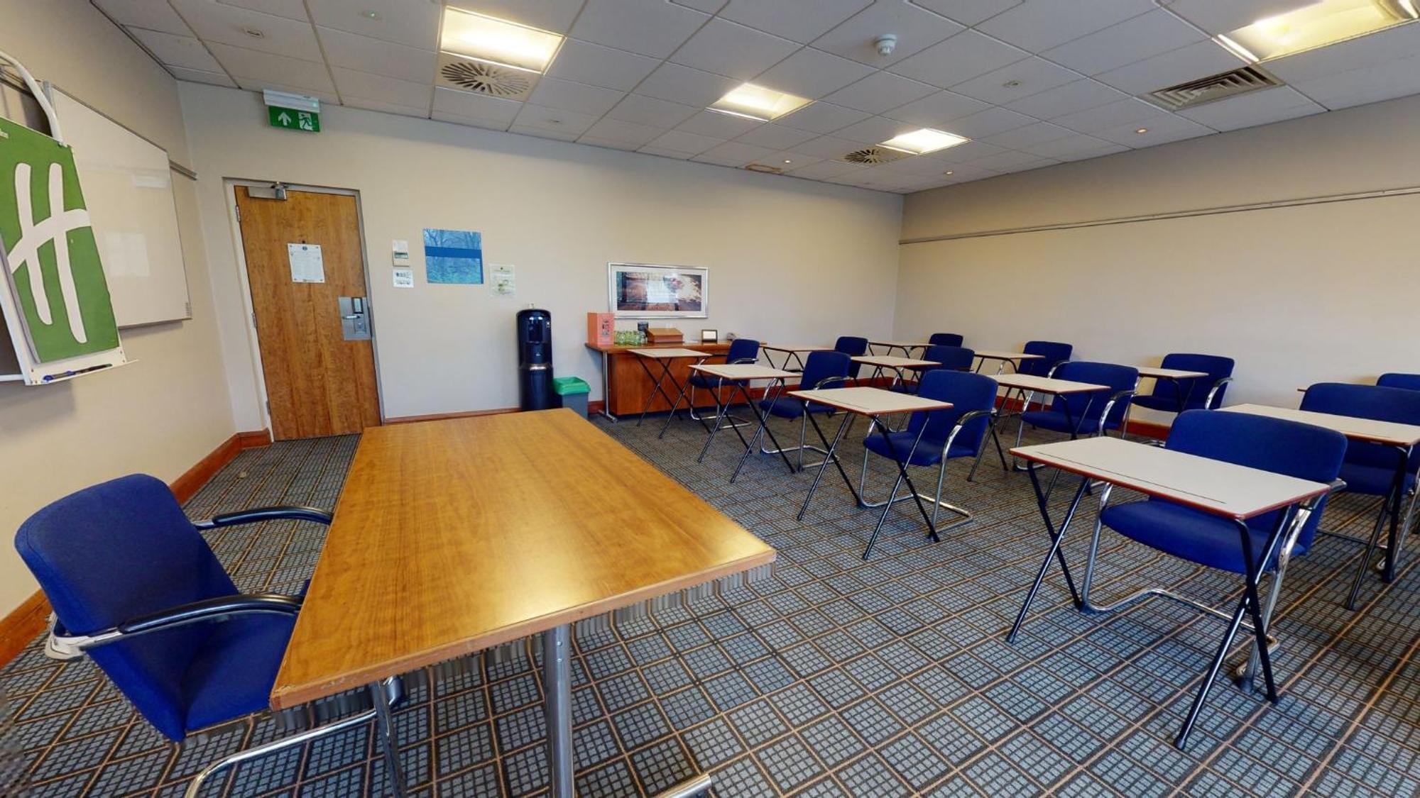 Holiday Inn Cardiff City By Ihg Exterior foto